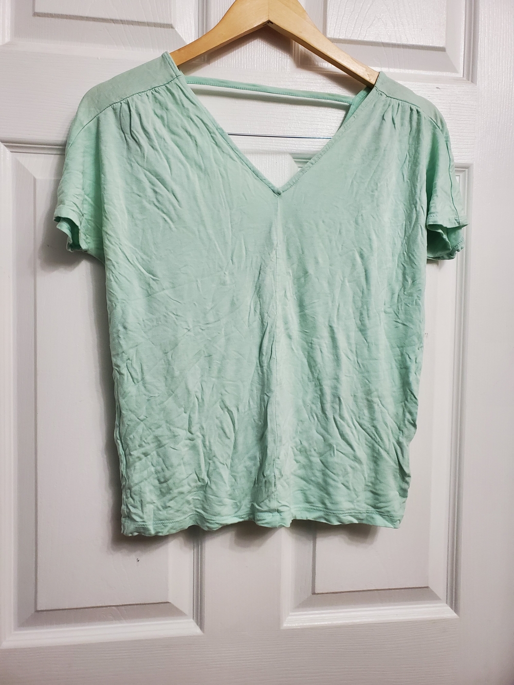 Old Navy Light Mint V-Neck Short Sleeve Top - SIZE XS (Damaged)